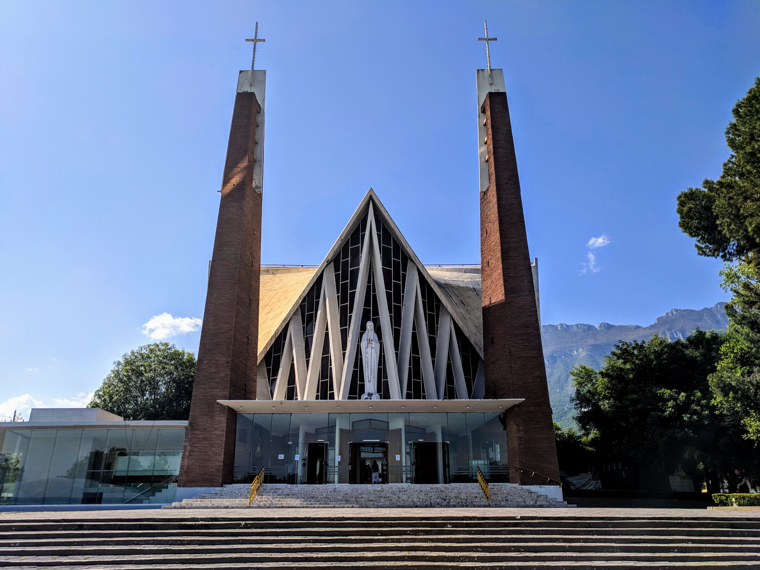 Horarios de misa de La Parroquia-Santuario Santa engracia  en San Pedro Garza García